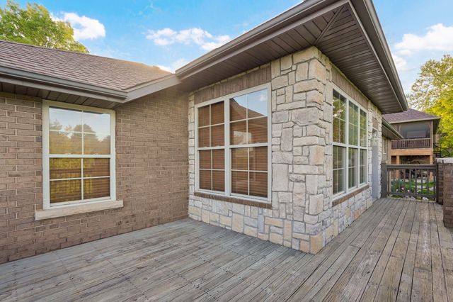 6162 S Hunters Trail, Springfield, MO 65810