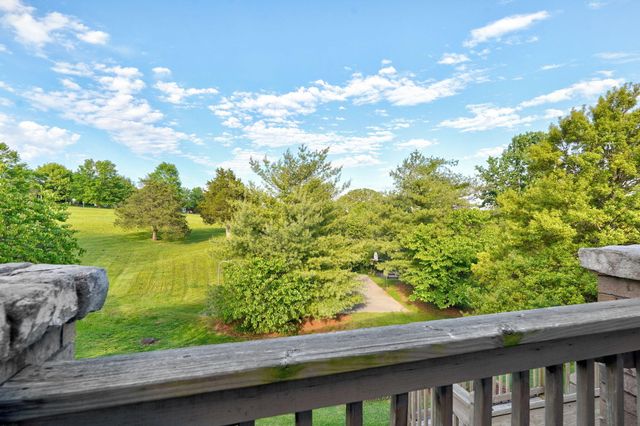 6162 S Hunters Trail, Springfield, MO 65810