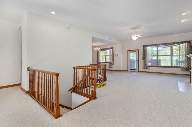 6162 S Hunters Trail, Springfield, MO 65810