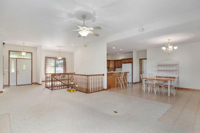 6162 S Hunters Trail, Springfield, MO 65810