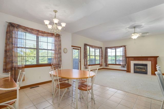 6162 S Hunters Trail, Springfield, MO 65810