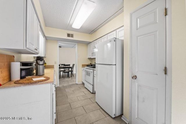 3401 TOWNSEND Boulevard, 408, Jacksonville, FL 32277