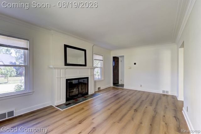 831 W Breckenridge Street, Ferndale, MI 48220