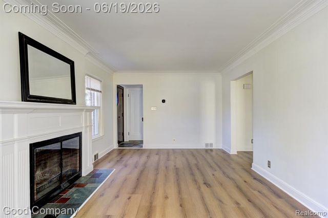 831 W Breckenridge Street, Ferndale, MI 48220