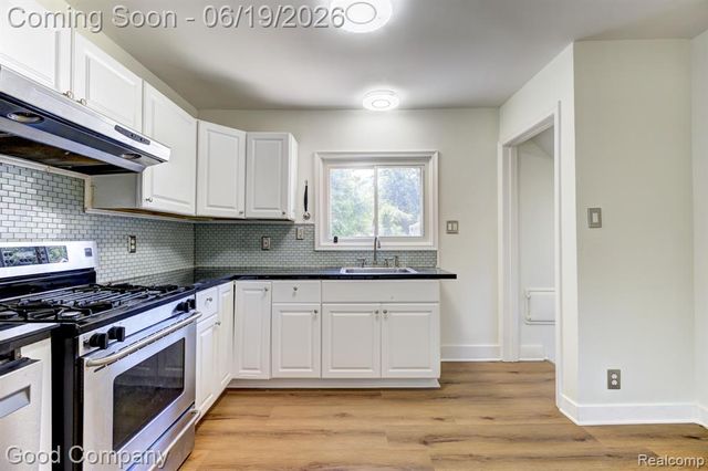 831 W Breckenridge Street, Ferndale, MI 48220