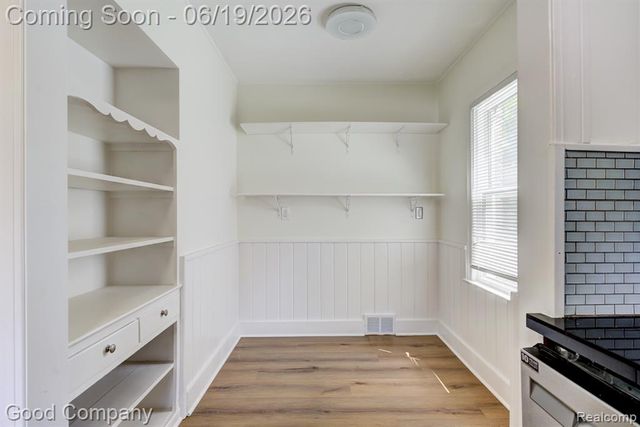 831 W Breckenridge Street, Ferndale, MI 48220