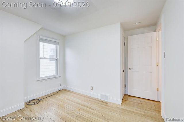 831 W Breckenridge Street, Ferndale, MI 48220