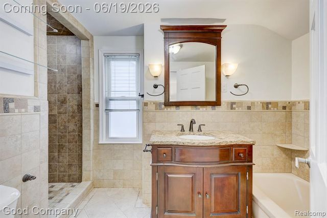 831 W Breckenridge Street, Ferndale, MI 48220