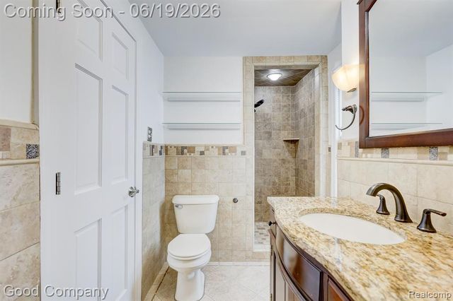 831 W Breckenridge Street, Ferndale, MI 48220