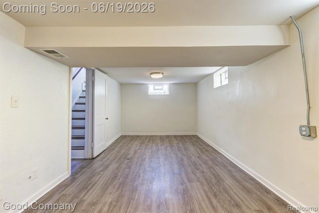 831 W Breckenridge Street, Ferndale, MI 48220