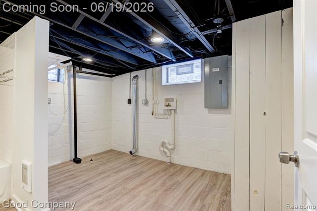 831 W Breckenridge Street, Ferndale, MI 48220