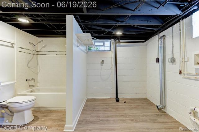 831 W Breckenridge Street, Ferndale, MI 48220