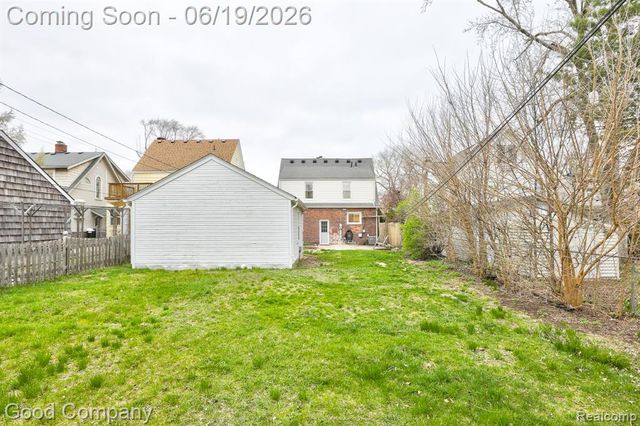 831 W Breckenridge Street, Ferndale, MI 48220