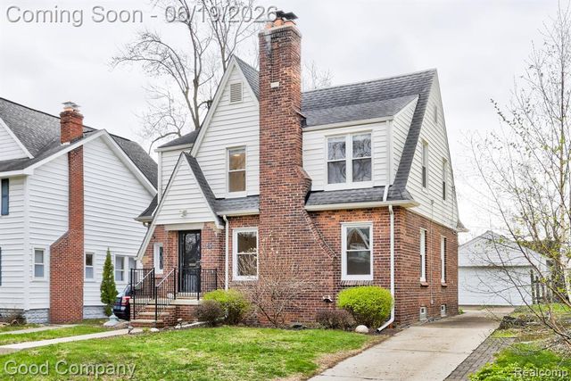 831 W Breckenridge Street, Ferndale, MI 48220
