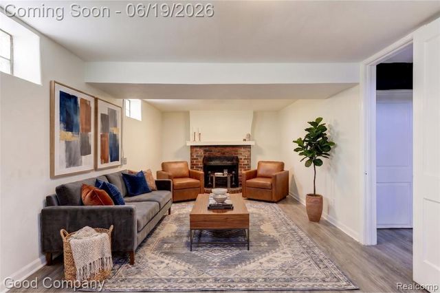 831 W Breckenridge Street, Ferndale, MI 48220