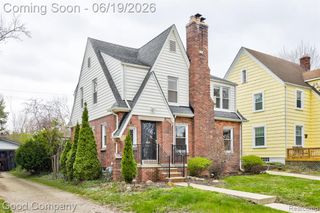 831 W Breckenridge Street, Ferndale, MI 48220