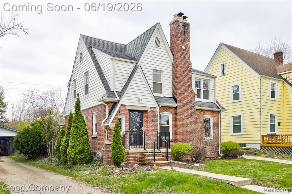 831 W Breckenridge Street, Ferndale, MI 48220
