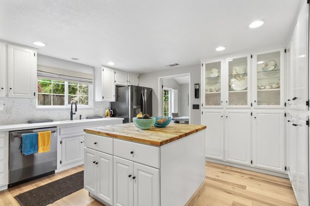 3405 Riverdale Way, Carmichael, CA 95608