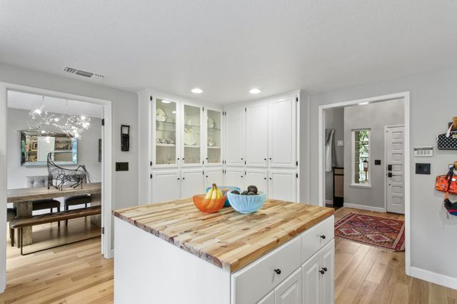 3405 Riverdale Way, Carmichael, CA 95608