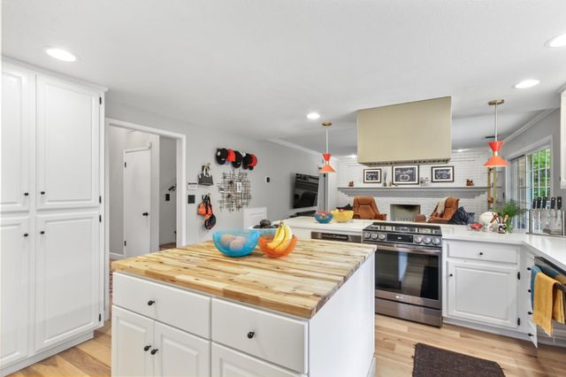 3405 Riverdale Way, Carmichael, CA 95608