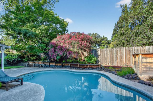 3405 Riverdale Way, Carmichael, CA 95608