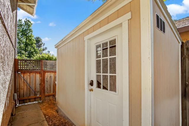 3405 Riverdale Way, Carmichael, CA 95608