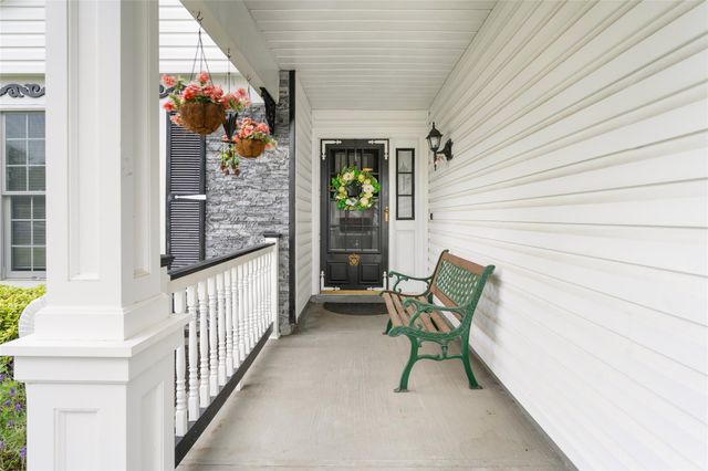 525 Cranston Lane, Ridge, NY 11961