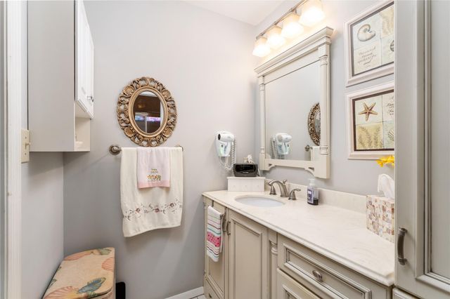 525 Cranston Lane, Ridge, NY 11961