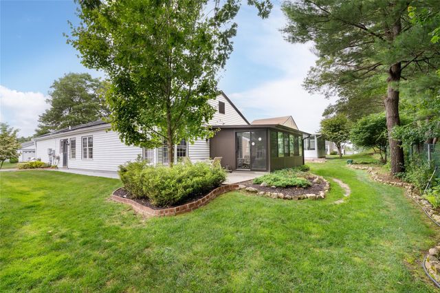525 Cranston Lane, Ridge, NY 11961