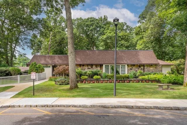 525 Cranston Lane, Ridge, NY 11961