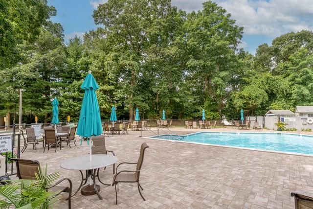 525 Cranston Lane, Ridge, NY 11961