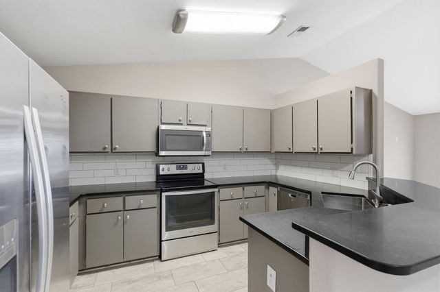 8276 Verdura Street, Navarre, FL 32566