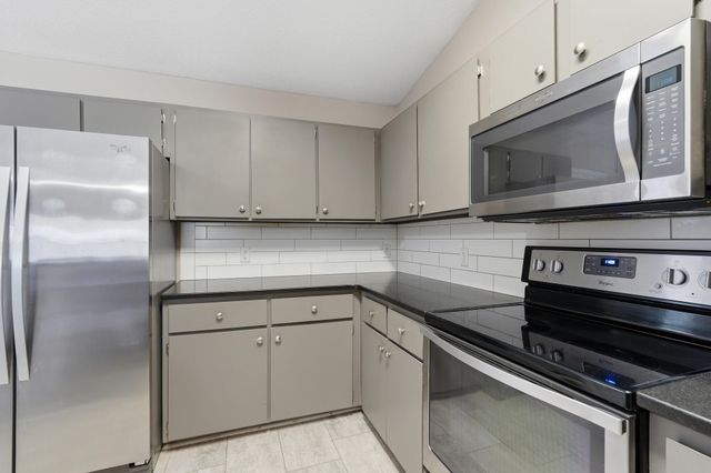 8276 Verdura Street, Navarre, FL 32566