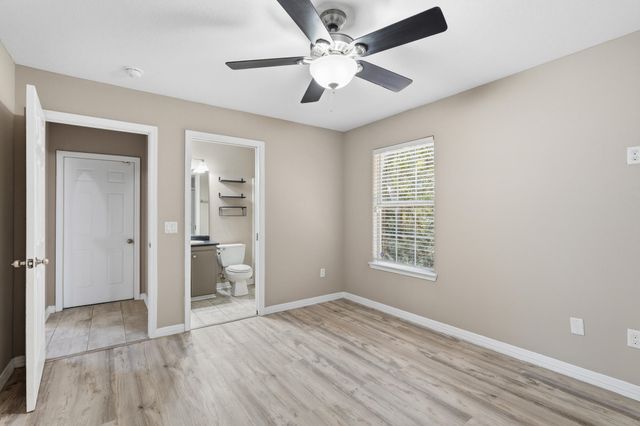 8276 Verdura Street, Navarre, FL 32566