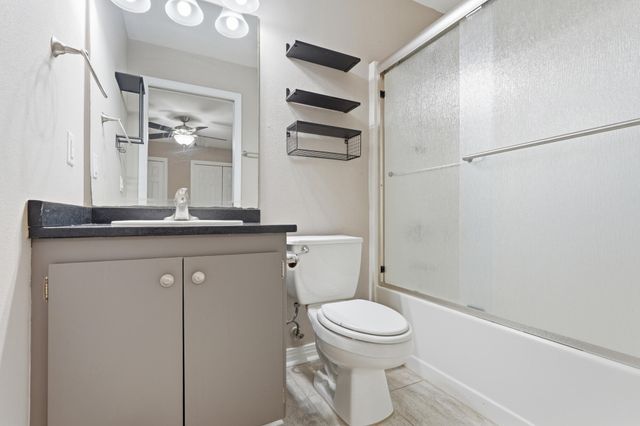 8276 Verdura Street, Navarre, FL 32566