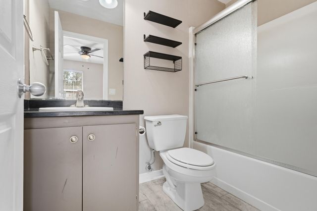 8276 Verdura Street, Navarre, FL 32566