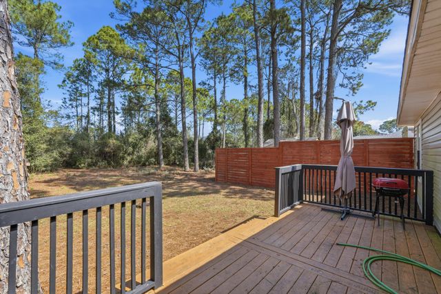 8276 Verdura Street, Navarre, FL 32566