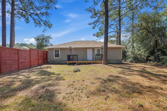 8276 Verdura Street, Navarre, FL 32566