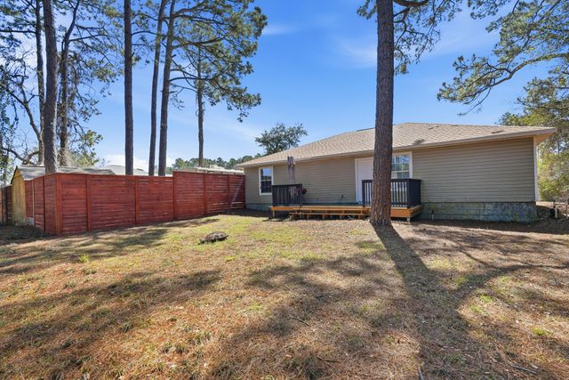 8276 Verdura Street, Navarre, FL 32566