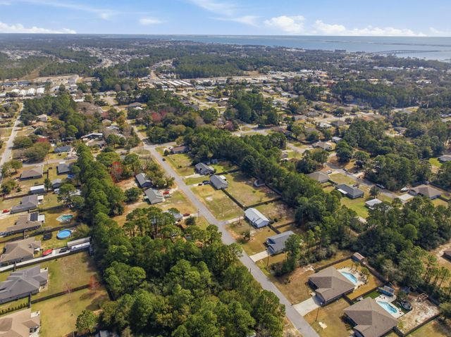 8276 Verdura Street, Navarre, FL 32566