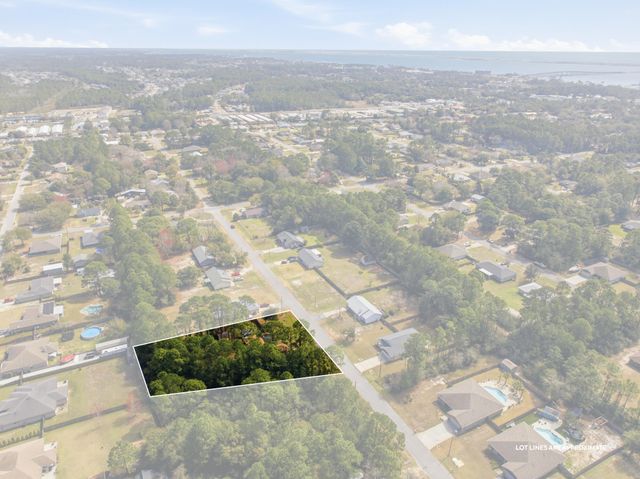 8276 Verdura Street, Navarre, FL 32566