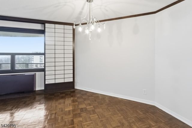 2 Claridge Dr 10-i, Verona Twp., NJ 07044