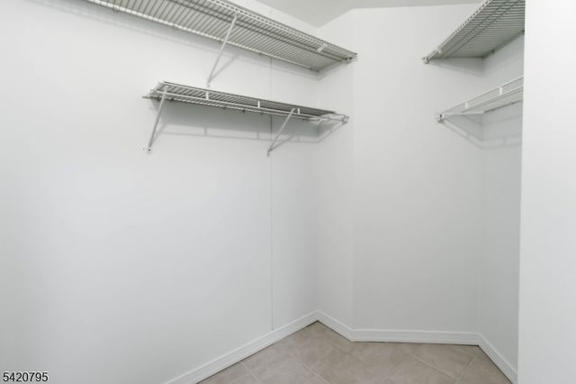 2 Claridge Dr 10-i, Verona Twp., NJ 07044