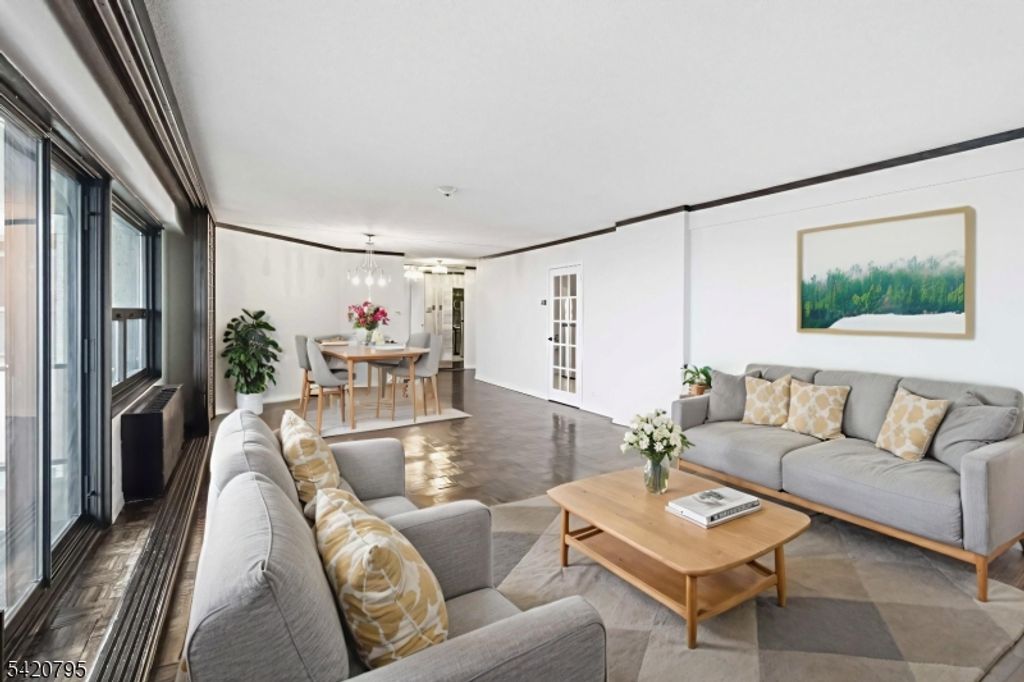 2 Claridge Dr 10-i, Verona Twp., NJ 07044