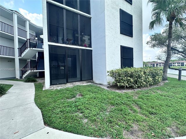 212 Lake Pointe Dr 107, Oakland Park, FL 33309