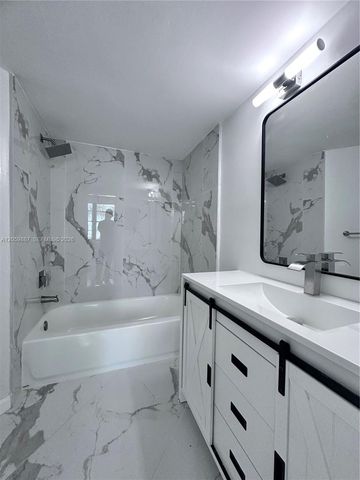 212 Lake Pointe Dr 107, Oakland Park, FL 33309