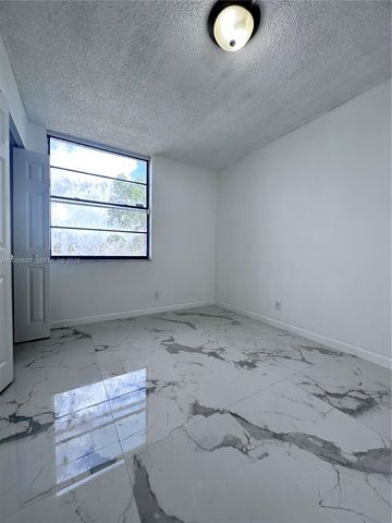 212 Lake Pointe Dr 107, Oakland Park, FL 33309
