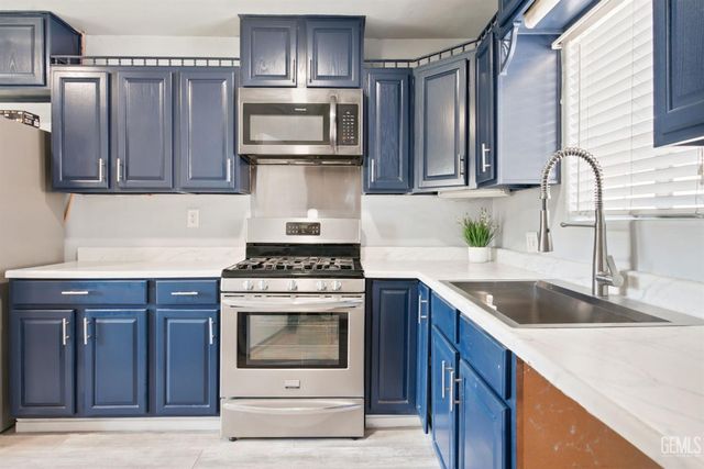 1800 Alameda Avenue, Bakersfield, CA 93305