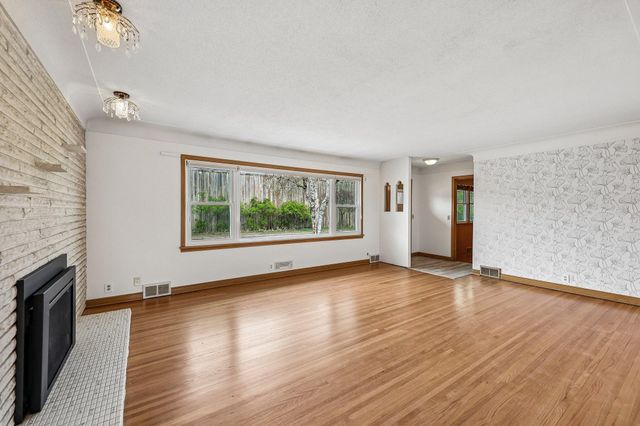 4231 Lilac Drive N, Robbinsdale, MN 55422