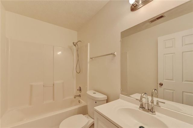 302 Derby Drive, Riverdale, GA 30274